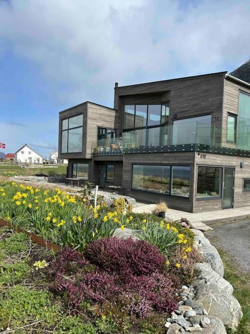 Beach Front Appartments In Design Eco-Villa Ulsteinvik Exterior photo