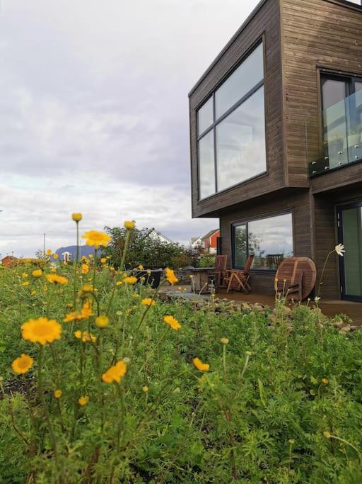 Beach Front Appartments In Design Eco-Villa Ulsteinvik Exterior photo